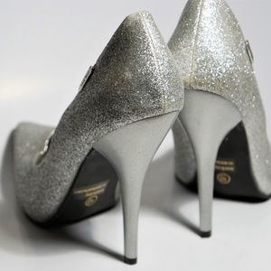 SILVER GLITTER POINTED HEEL ~ BRAND NEW~